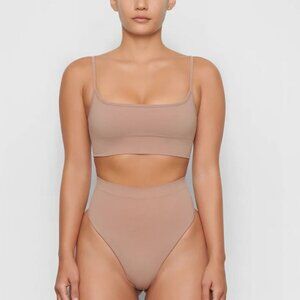 SKIMS mid waist seamless sculpt sienna thong women's size large -XL New